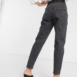 Levi’s High Waisted Faded Black Taper Jeans Womens Size 30 Mom Jeans 90s Fit